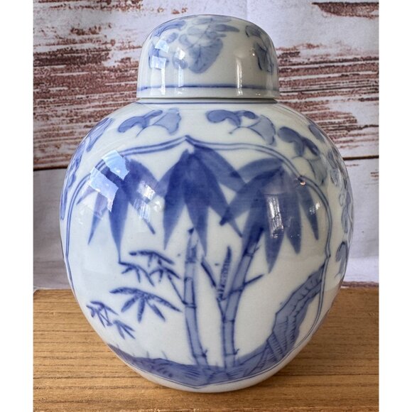 VTG Oriental Ceramic Potiche Vase/Ginger Jar White/Lt Blue Hand Painted Bamboo - Picture 1 of 10